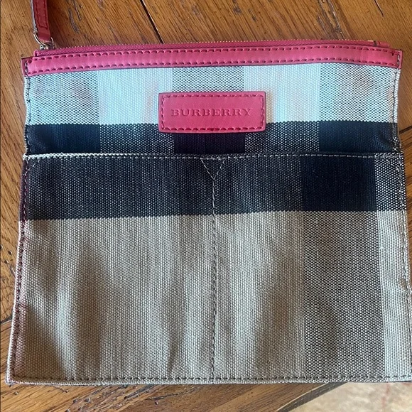 BURBERRY
Calfskin Canvas Ashby w/Tassel Hobo Tan and Black w/Coral Pink Accents - Picture 3 of 12